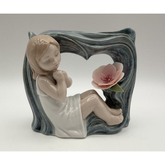 Lladro Childhood Fantasy #8130 Porcelain Figurine 4.5” Vintage Made in Spain